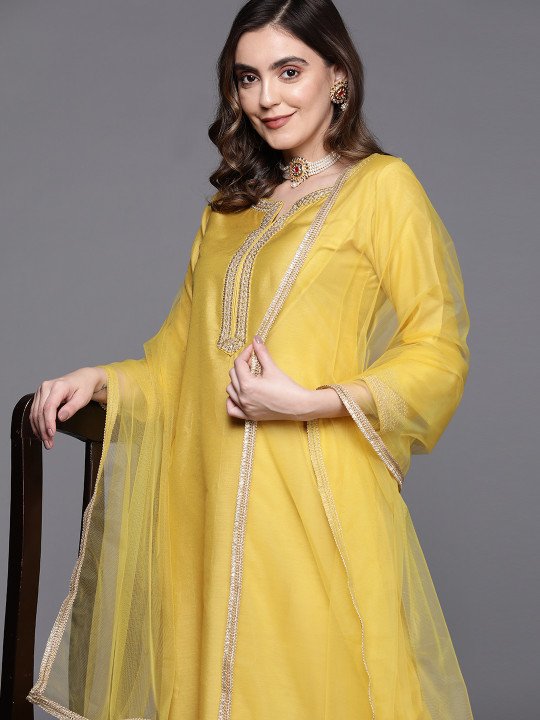 Ethnic Motifs Embroidered Sequinned Kurta With Trousers & With Dupatta 3